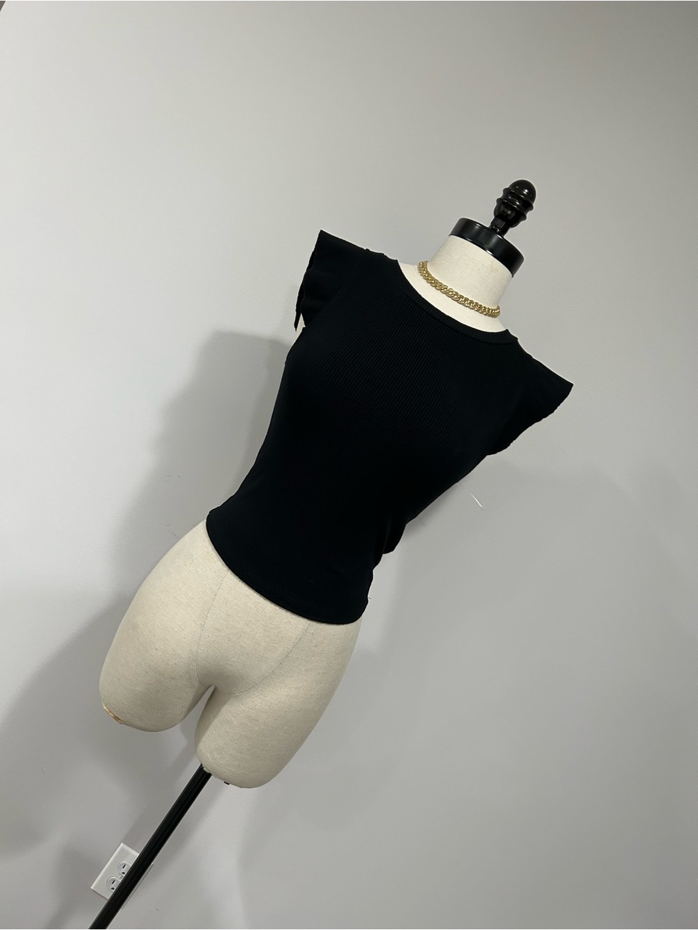 Francesca's Collections Black Ribbed Cap Sleeve Top